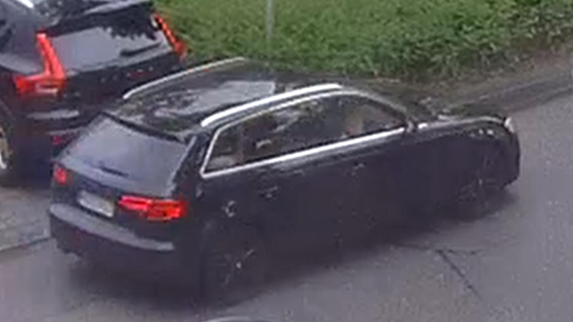 In diesem Audi mit schwarzen Felgen soll der mutmaßliche Täter geflohen sein.