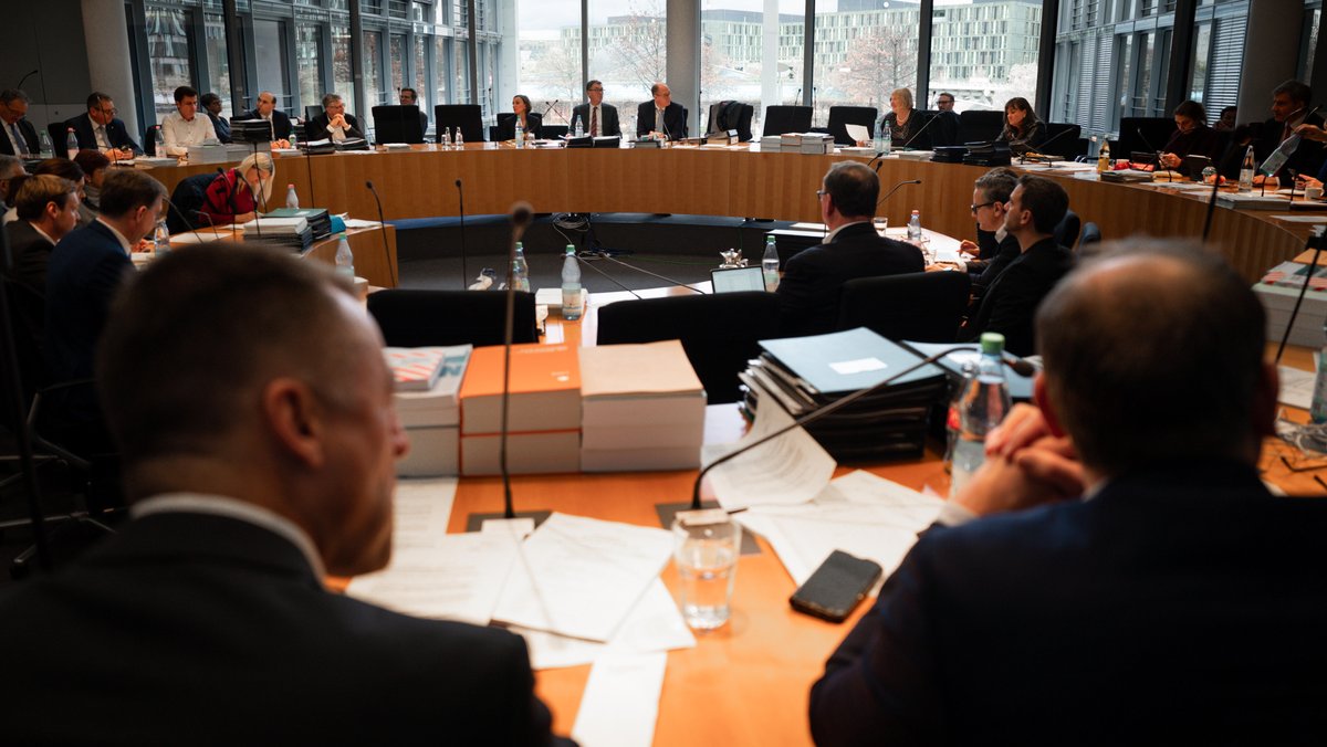Auftaktbilder im Vorfeld des Ausschuss für den Haushalt zur Haushaltsbereinigungssitzung im Deutschen Bundestag.