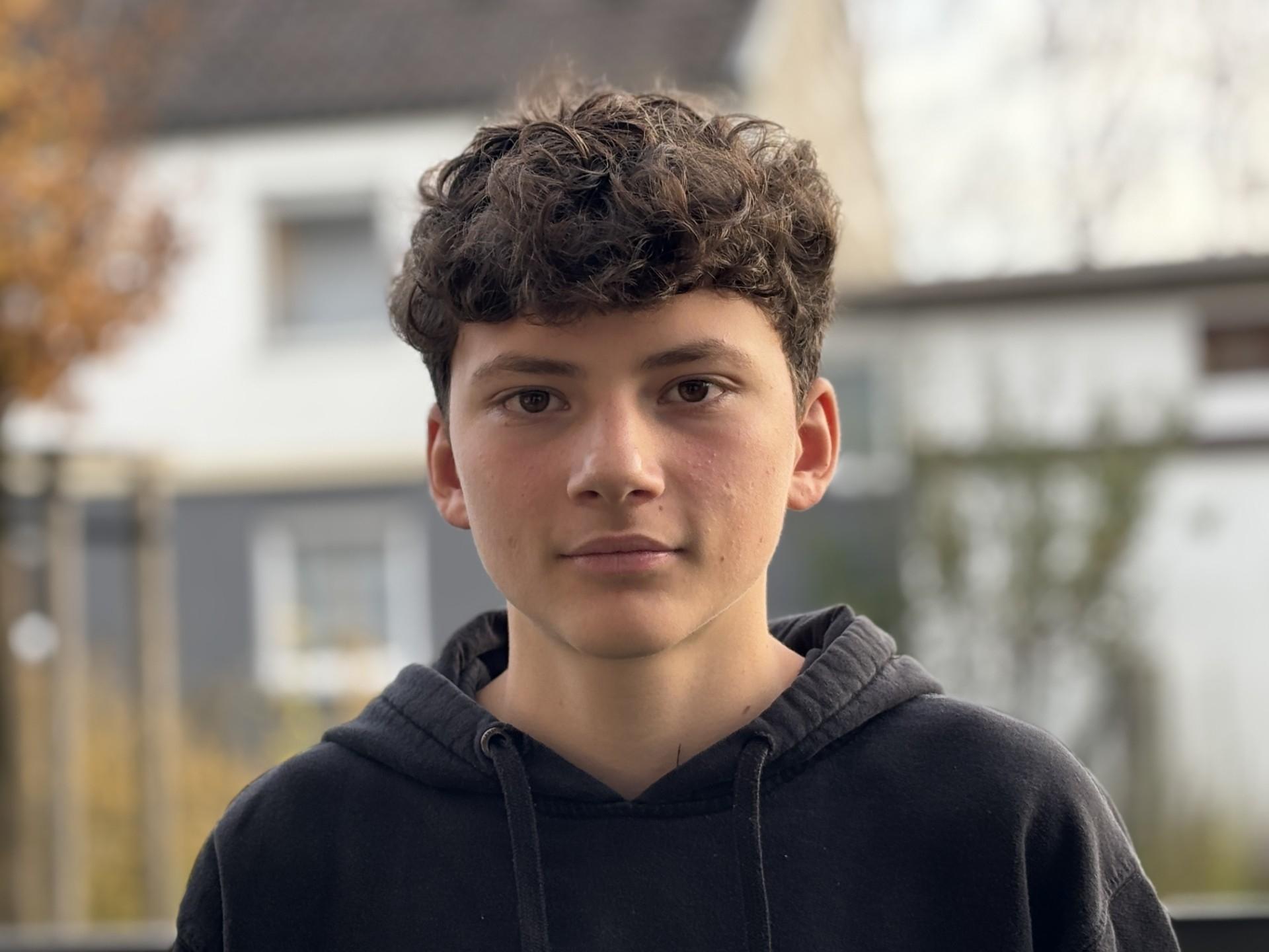 Len ist dazwischengegangen, als ein Mitschüler in Friedberg seinen Freund mit einem Hammer angegriffen hat.