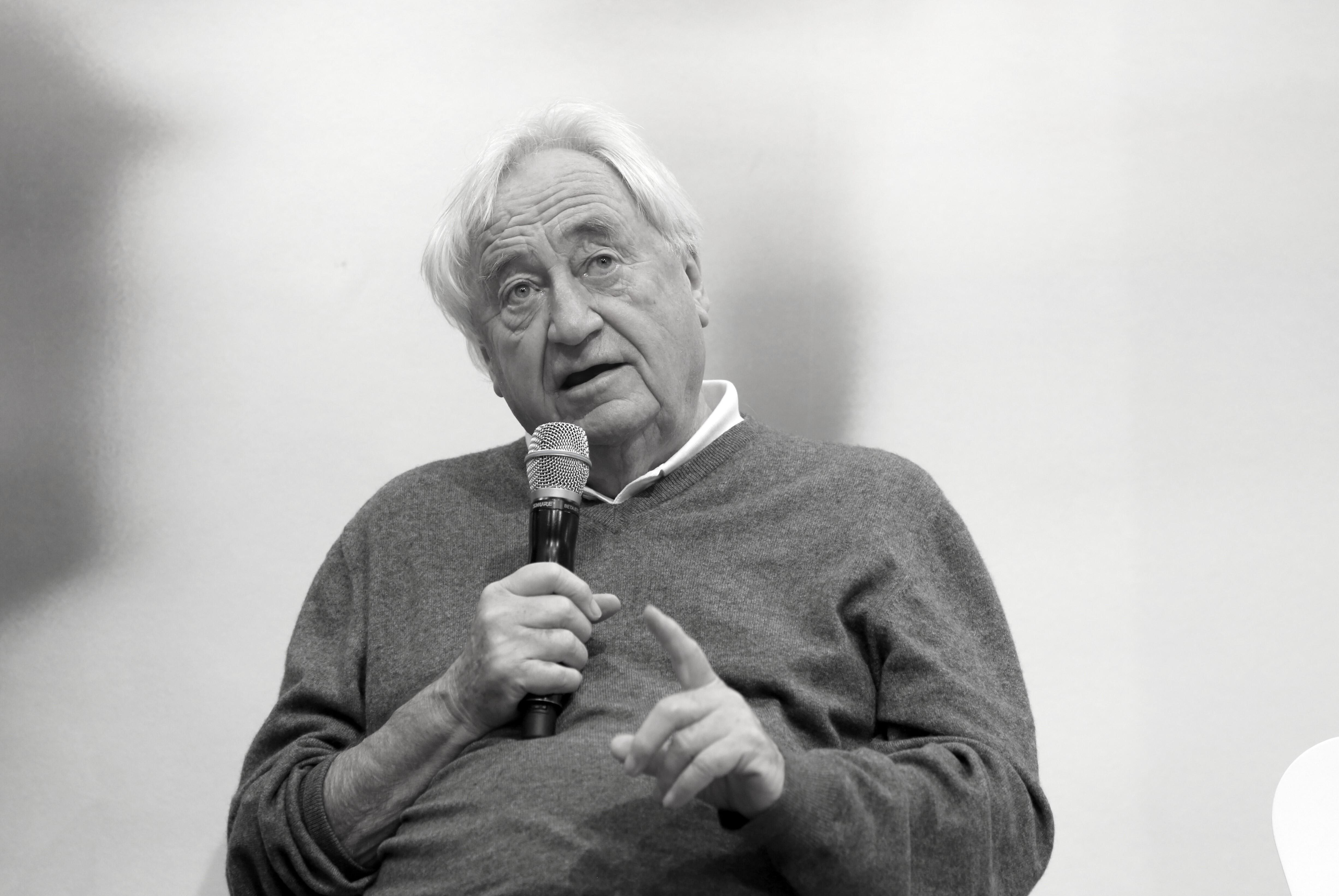 Der niederländische Autor Cees Noteboom auf der Buchmesse Frankfurt im Jahr 2016 | Bild:picture alliance / dpa | Susannah V. Vergau