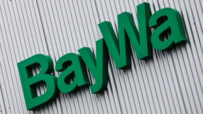 Der BayWa-Schriftzug an einer Fassade. (Symbolbild) | Bild: dpa-Bildfunk/David-Wolfgang Ebener Der BayWa-Schriftzug an einer Fassade. (Symbolbild)