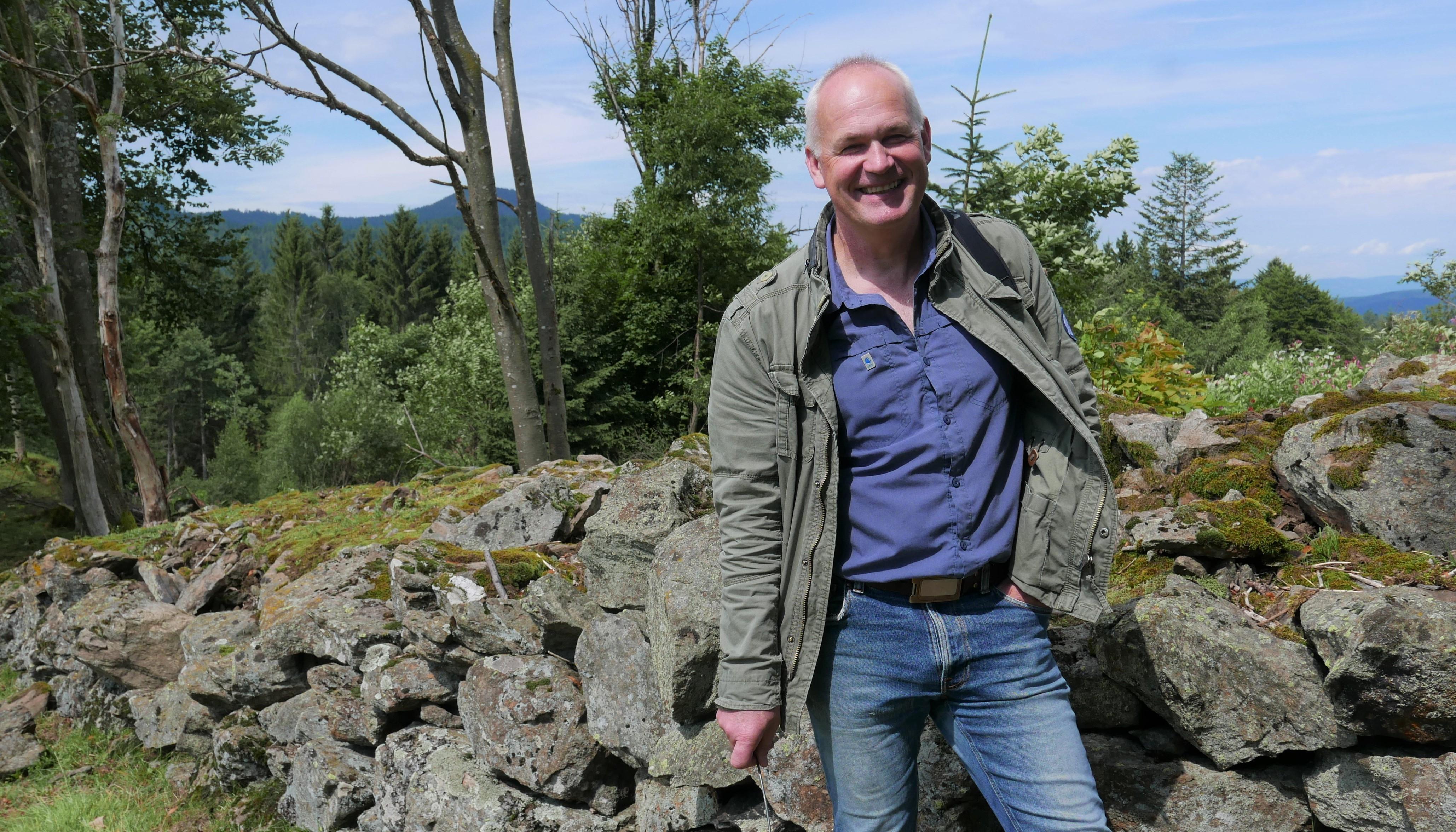 Markus Schmidberger arbeitet für den Landesbund für Vogelschutz und ist zuständig für die Tier- und Pflanzenwelt am Kleinen Arber.