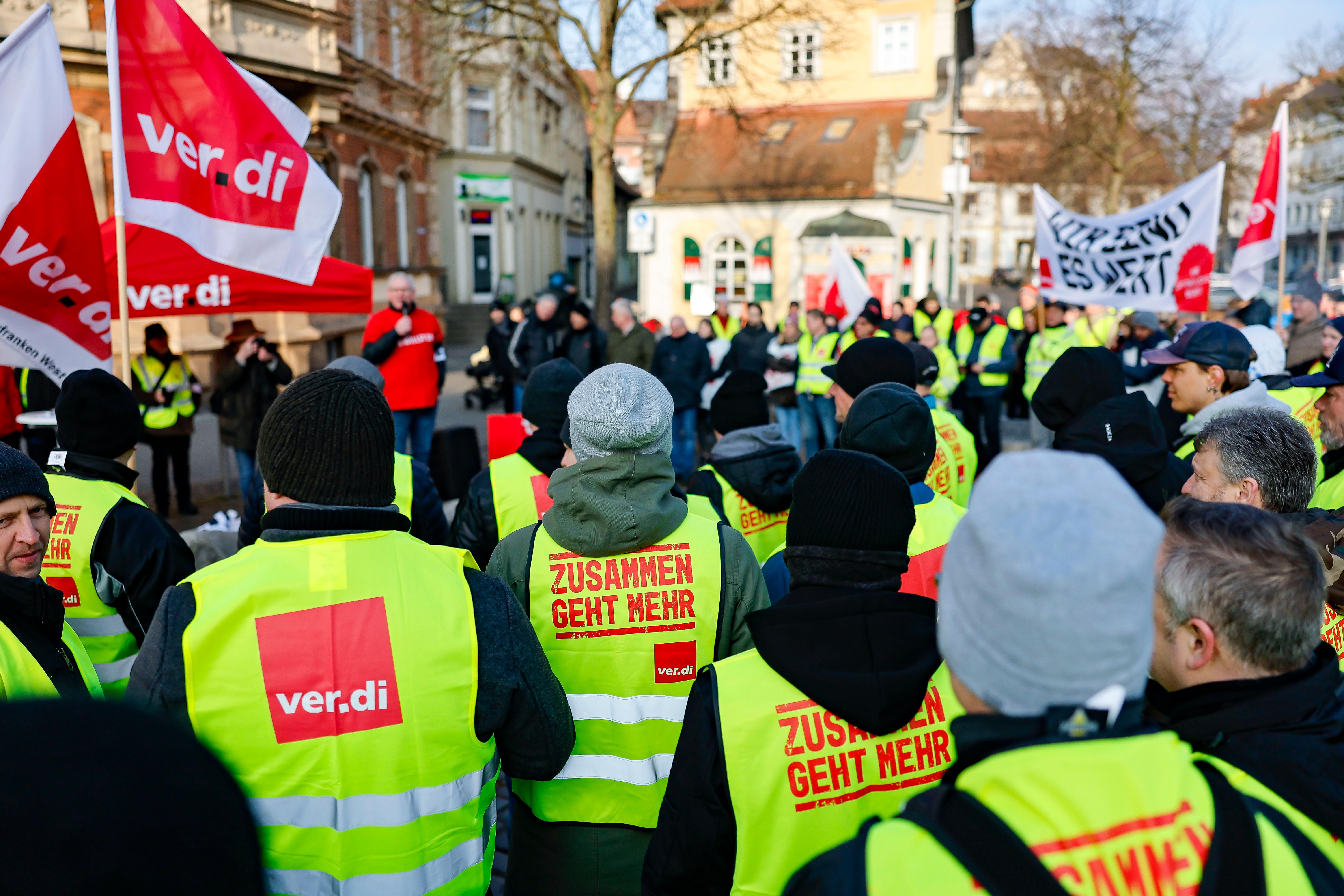 Noch Keine Tarifeinigung: Nahverkehrsstreiks In Bayern Drohen | BR24