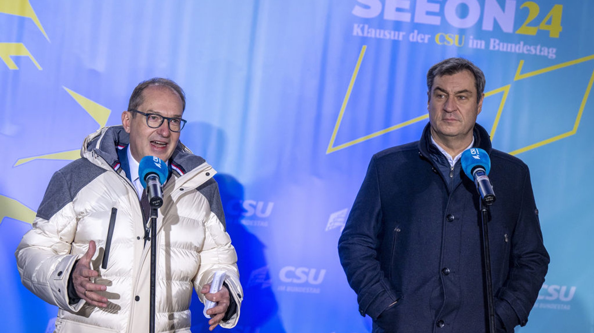 Seeon: Markus Söder (r, CSU), Ministerpräsident von Bayern und CSU-Vorsitzender, und Alexander Dobrindt, CSU-Landesgruppenchef