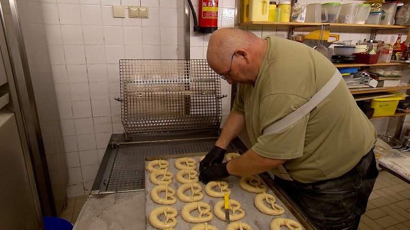 Über ein halbes Jahr lang musste Andreas Rother seinen Bäckerei-Betrieb schließen. Nun öffnet er wieder.
