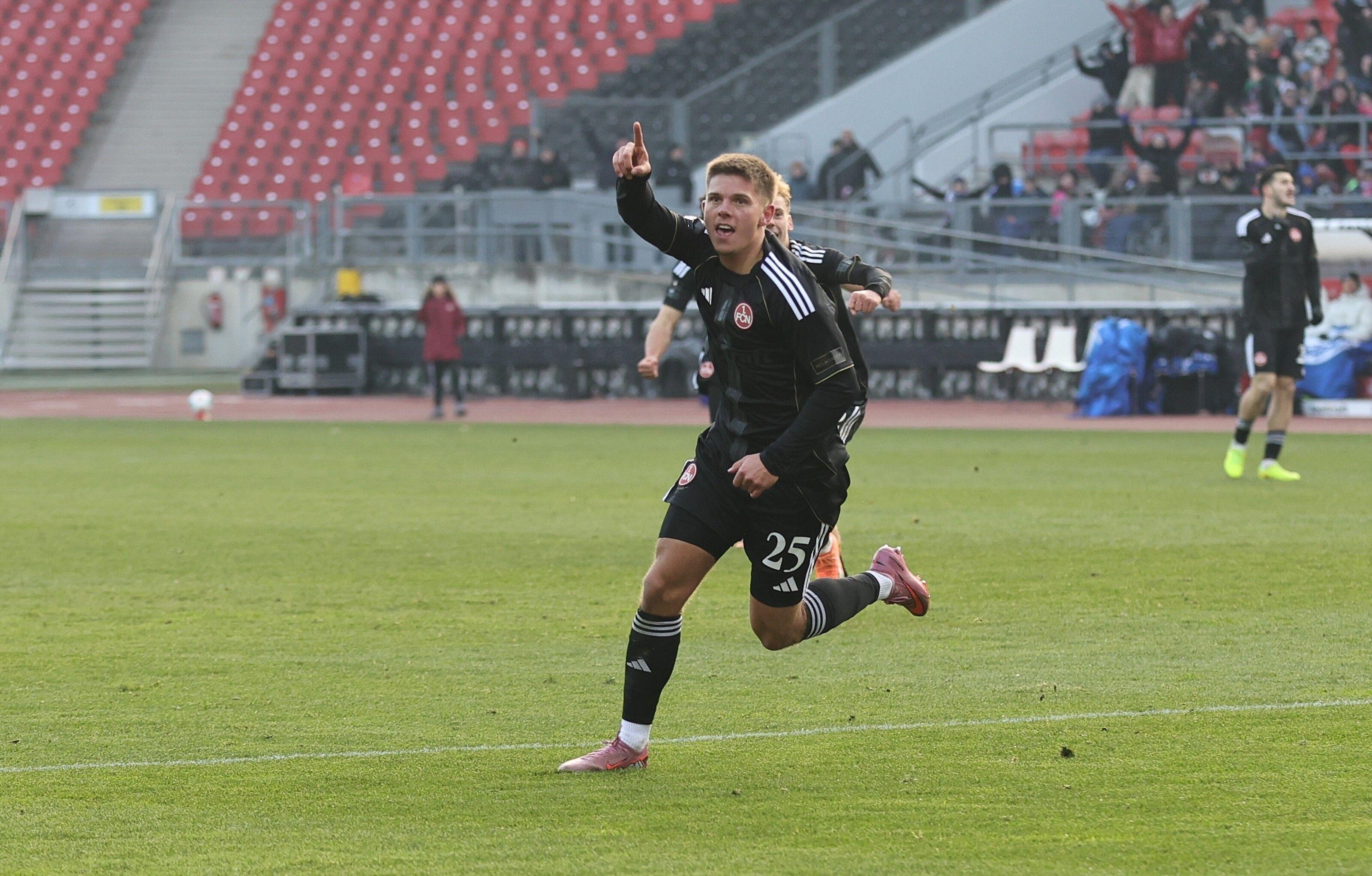 Es geht nach oben beim 1. FC Nürnberg: Torschütze Finn Ole Becker.