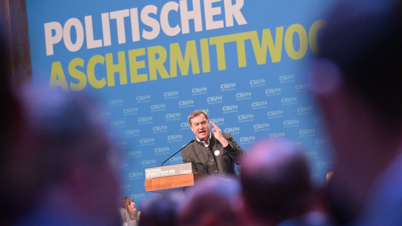 Markus Söder beim Politischen Aschermittwoch in Passau | Bild: picture alliance/dpa | Peter Kneffel Markus Söder beim Politischen Aschermittwoch in Passau