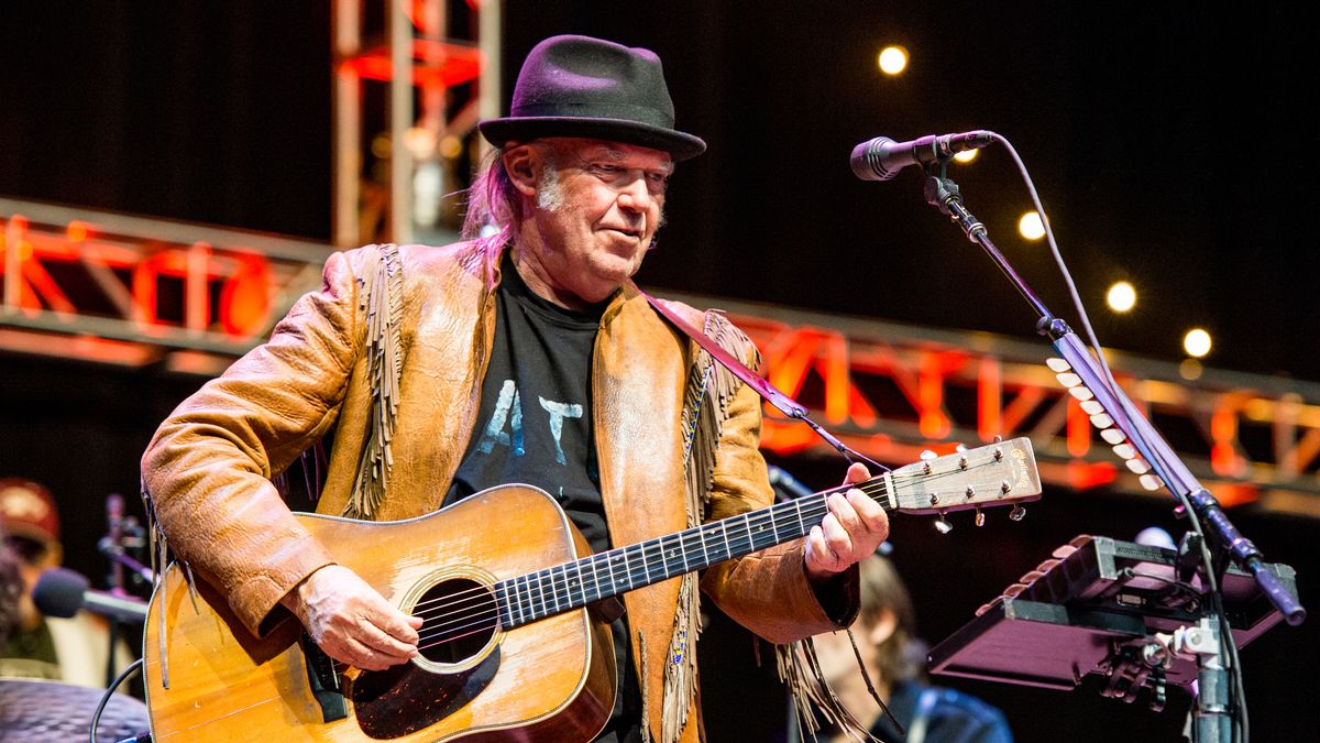 Rockstar Gegen Prasident Neil Young Attackiert Trump Mit Song Br24 Последние твиты от young rockstar (@rockstarjt). neil young attackiert trump mit song