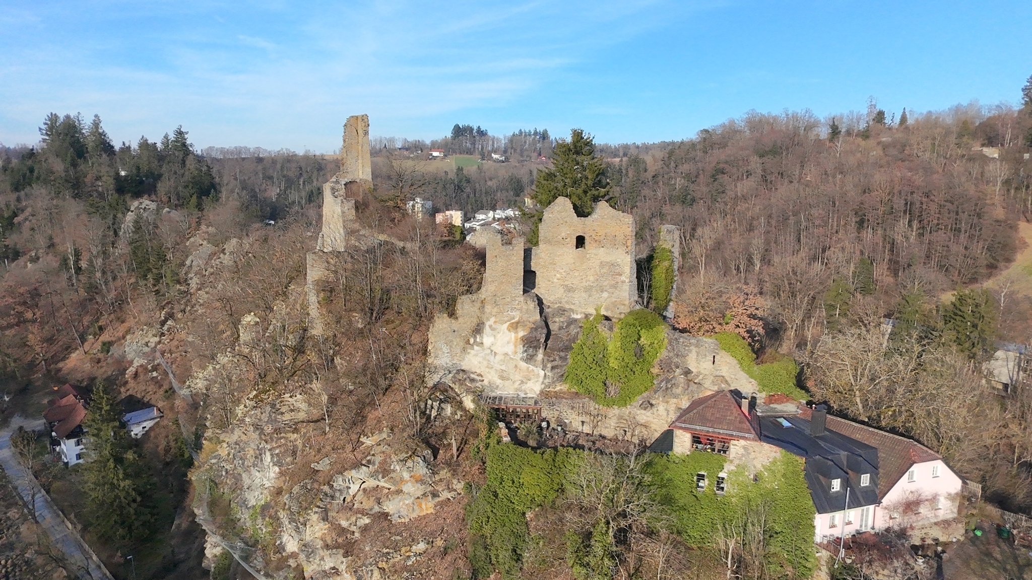 Luftbild von der Halser Burgruine in Passau