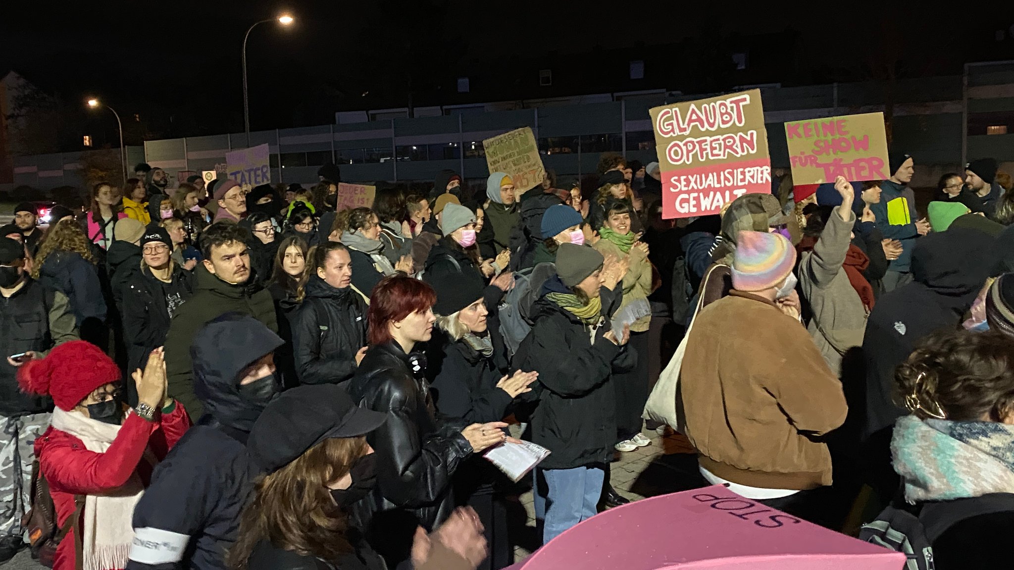 Demo gegen Till Lindemann in Bamberg