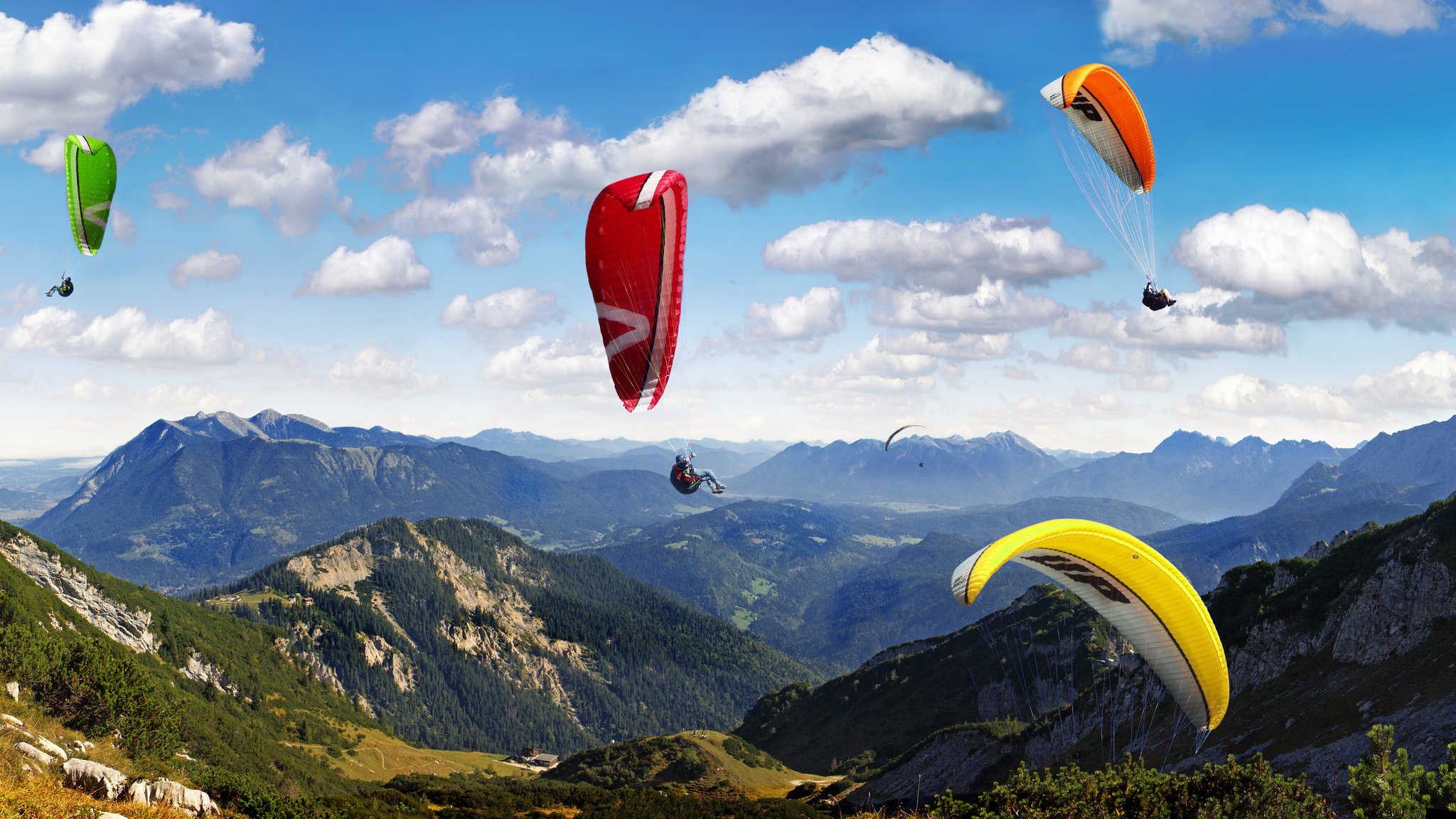 (Archivbild) Paraglider am Kreuzeck.