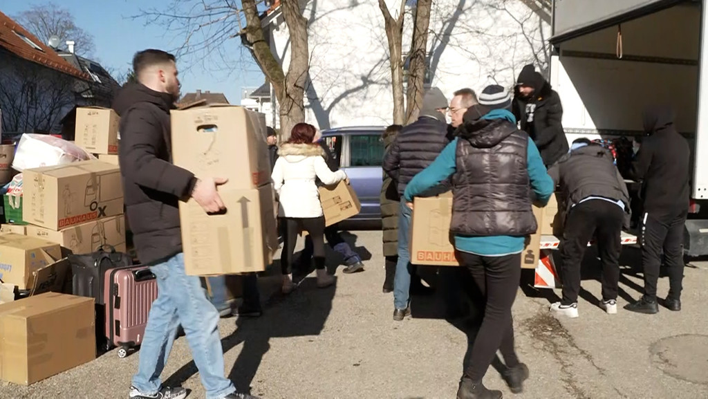 In türkischen und syrischen Gemeinden in München sammeln Helfer gerade Spenden.