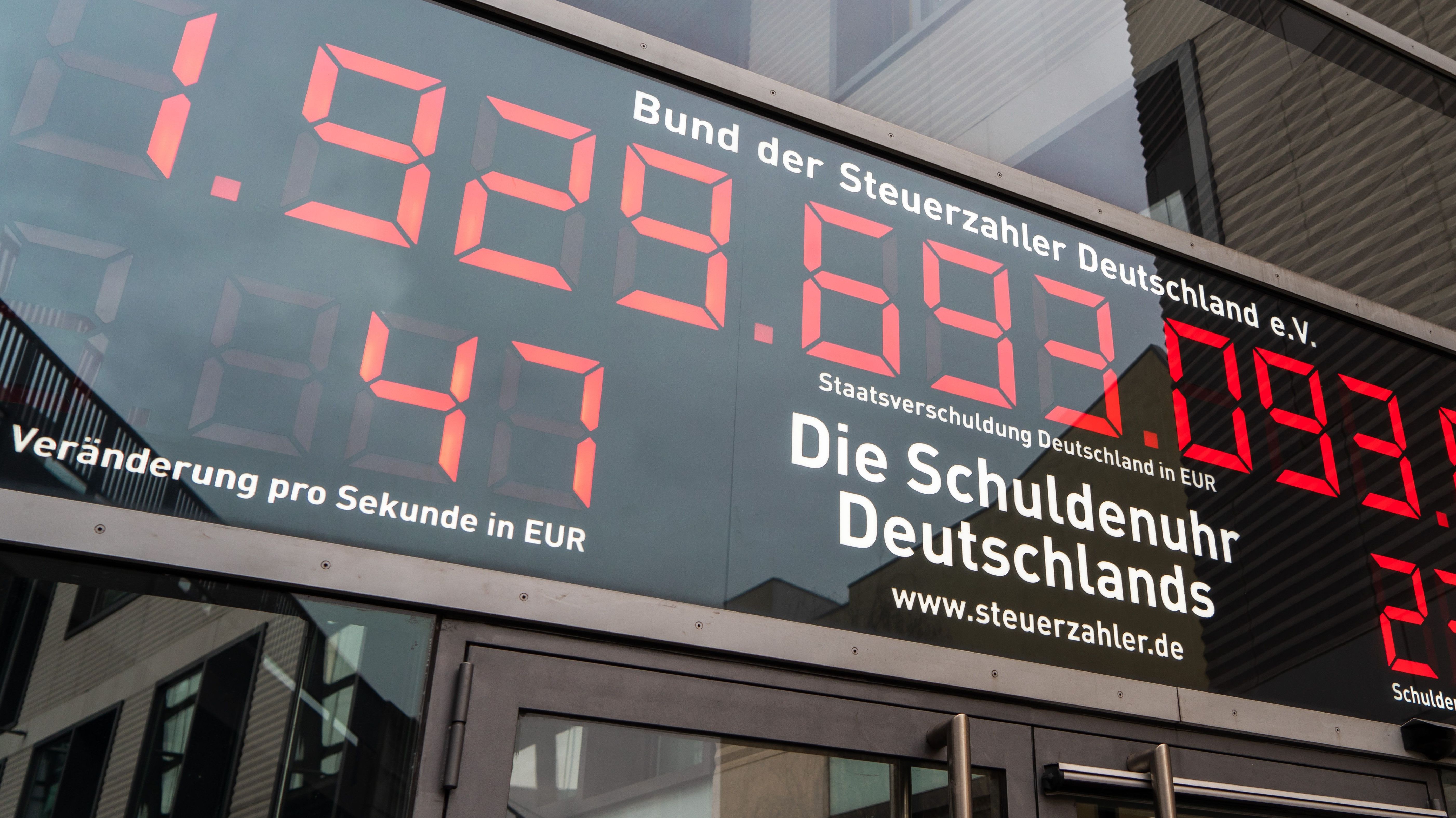 Steuerzahlerbund Entsetzt Uber Nachtragshaushalt Br24