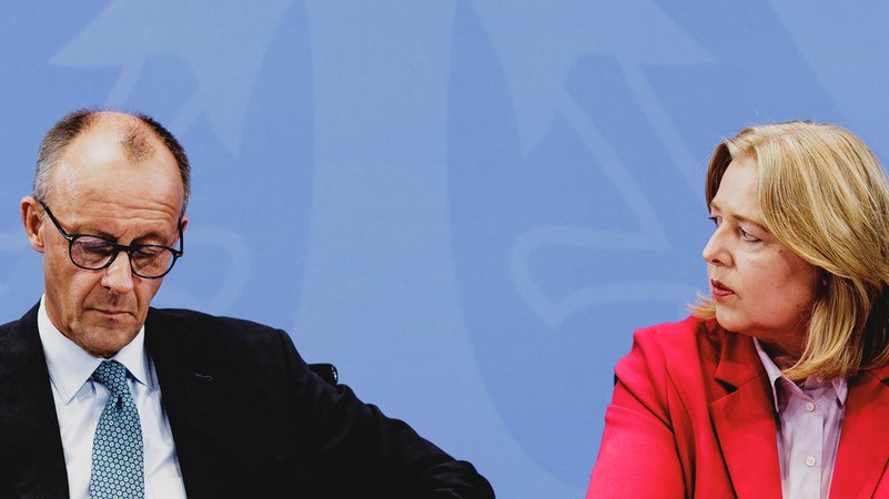 Bundeskanzler Merz (CDU) und Arbeitsministerin Bas (SPD) auf einer Pressekonferenz nach dem Koalitionsausschuss am 3.09.2025 | Bild: picture alliance / photothek.de | Florian Gaertner Bundeskanzler Merz (CDU) und Arbeitsministerin Bas (SPD) auf einer Pressekonferenz nach dem Koalitionsausschuss am 3.09.2025