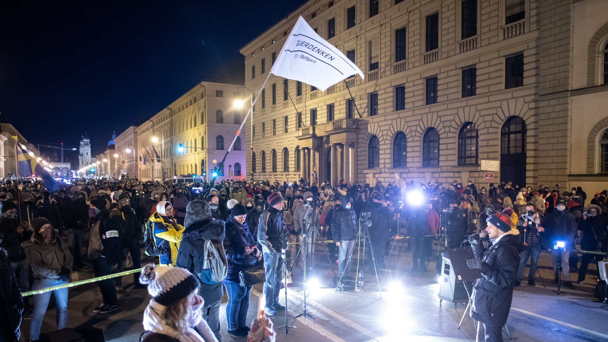 "Querdenken"-Demonstration in München