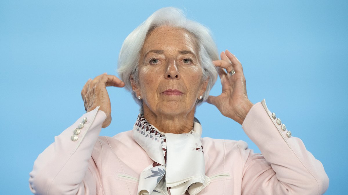 Christine Lagarde, Präsidentin der Europäischen Zentralbank (EZB), kommt zur Pressekonferenz.