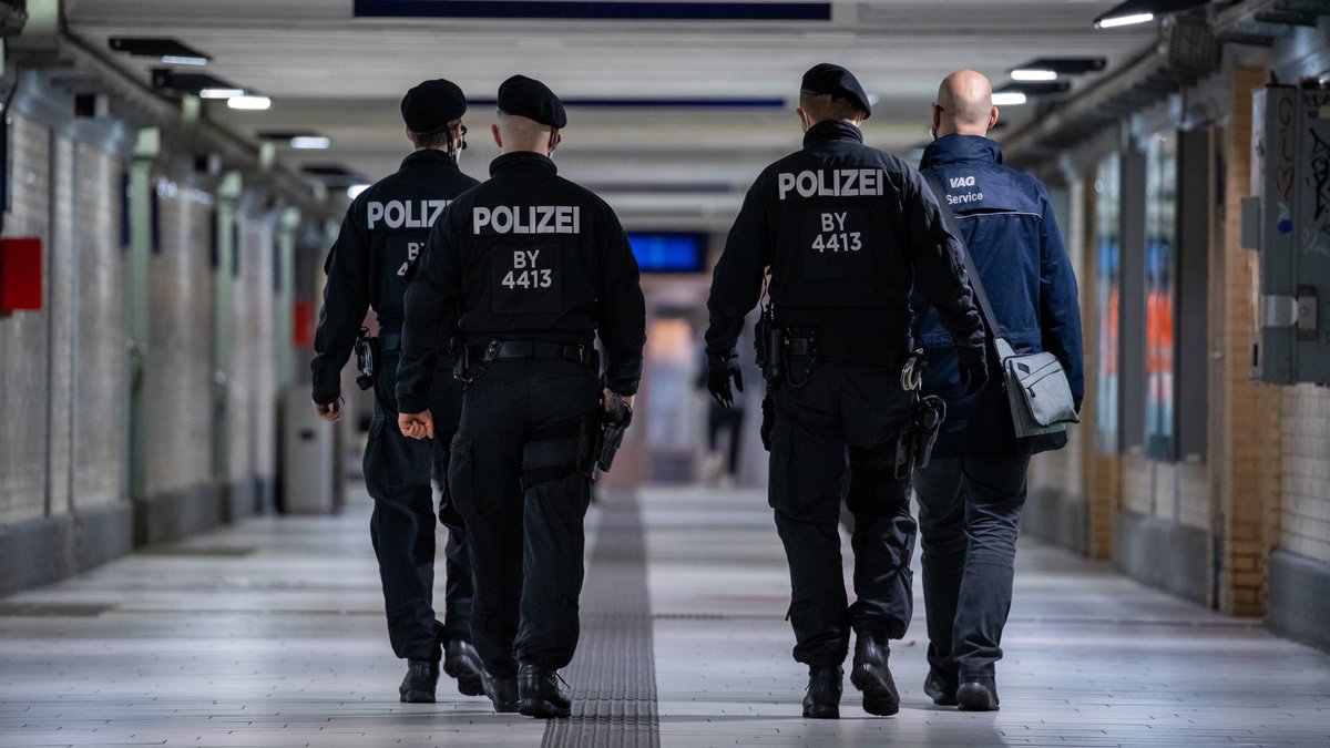 Messerverbot an sechs Bahnhöfen in Bayern am Wochenende