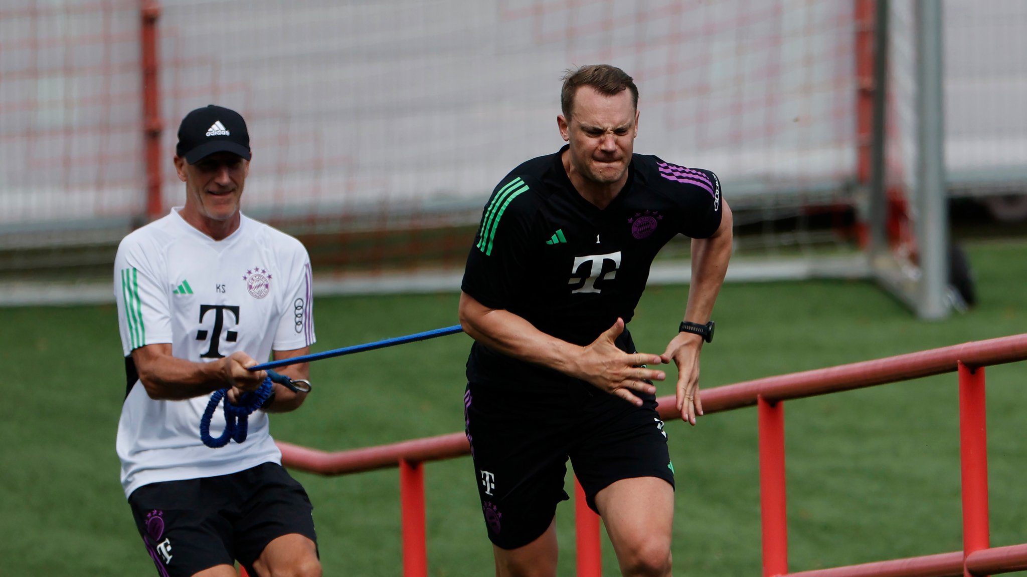 Manuel Neuer beim Training an der Säbener Straße 