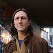 Signal und Störung: Autor Joël László im Gespräch | Bild: Aline Laszlo
