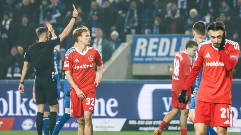 Spielszene | Bild: picture alliance/dpa | Andreas Gora Spielszene