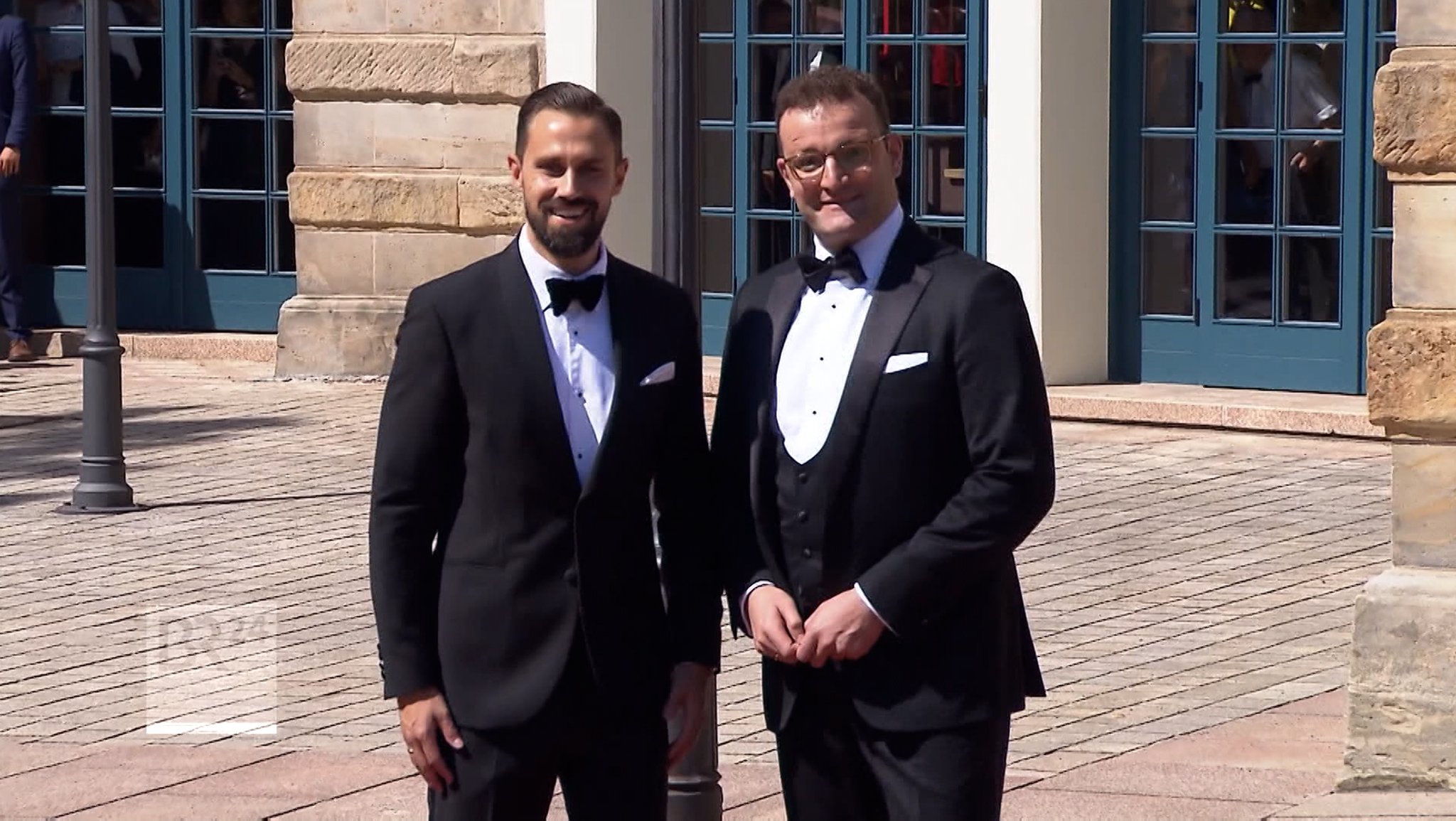 Jens Spahn (rechts) und Ehemann Daniel Funke | Bild: BR Jens Spahn (rechts) und Ehemann Daniel Funke