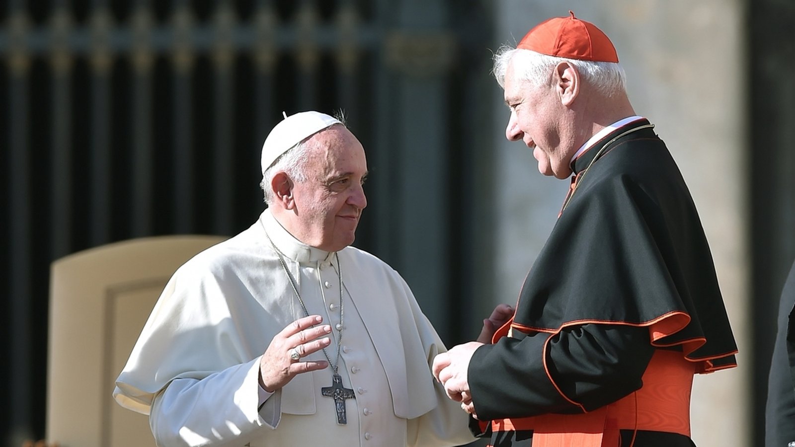 Papst Franziskus und Kardinal Müller