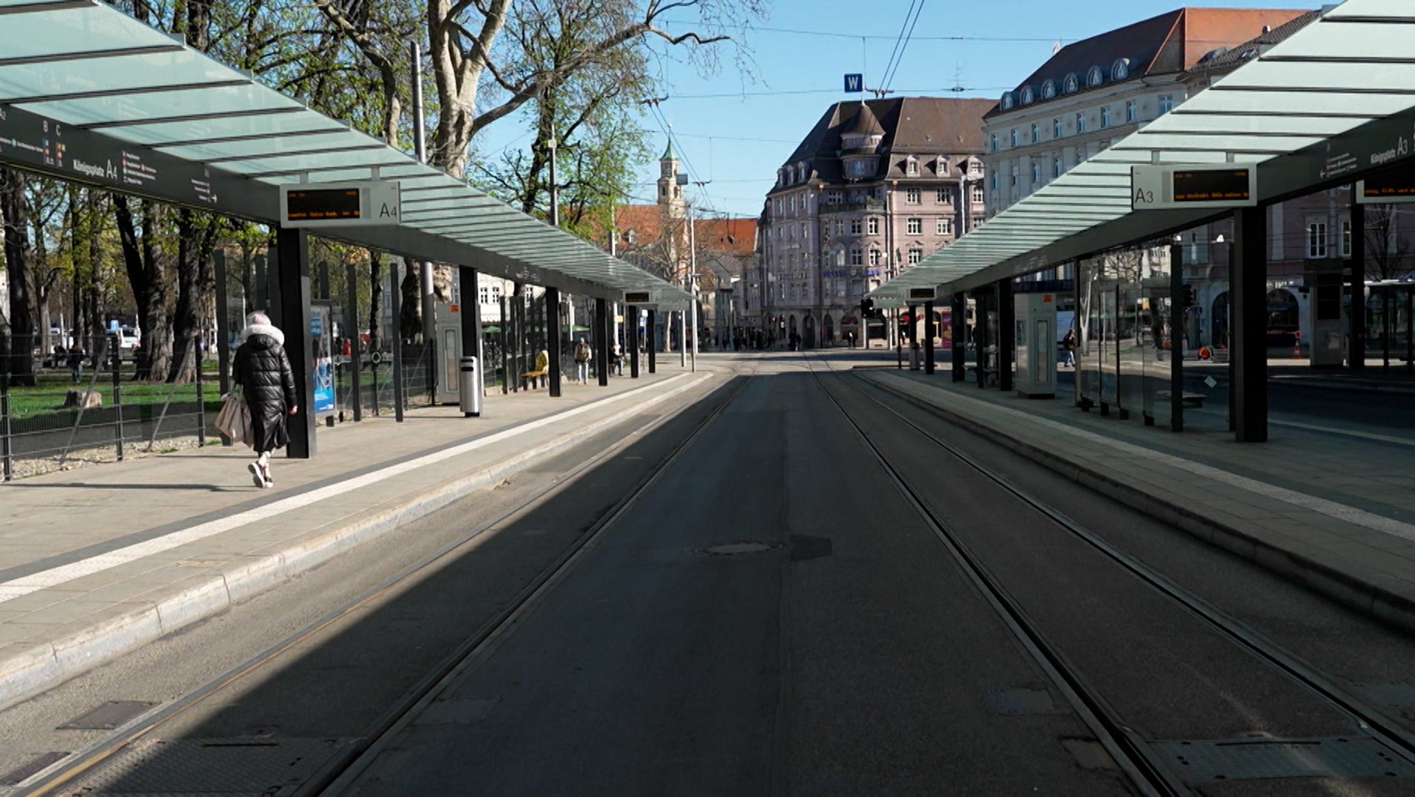 Die Gewerkschaft Verdi hat Beschäftigte im kommunalen Nahverkehr wieder aufgerufen, die Arbeit niederzulegen. Heute war Augsburg betroffen. Dort fuhren fast keine Busse und Straßenbahnen mehr.