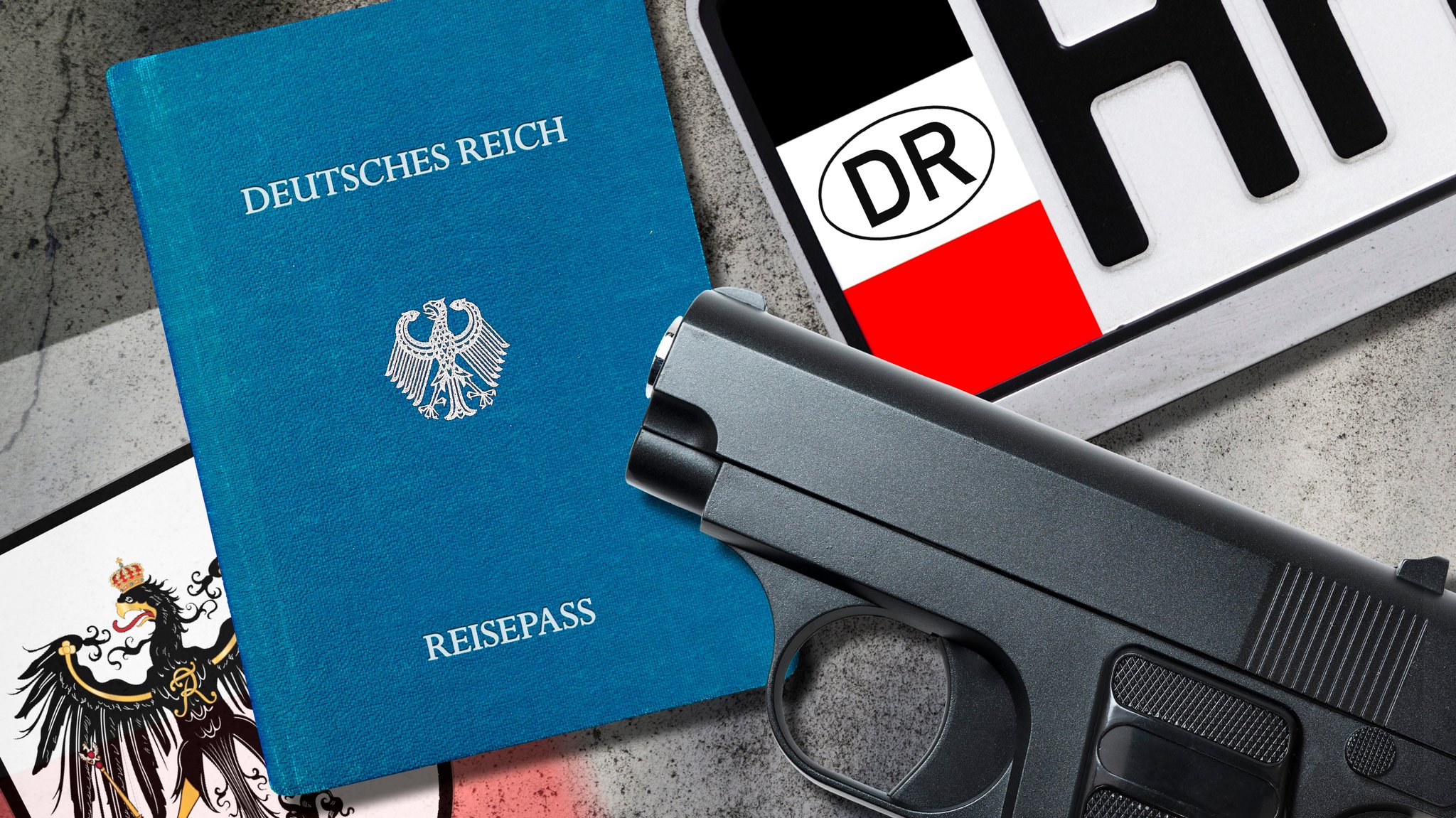 Reichsbuerger-Pass, Nummernschild und Waffe (Symbolfoto) | Bild: picture alliance / Bildagentur-online/Ohde | Bildagentur-online/Ohde Reichsbuerger-Pass, Nummernschild und Waffe (Symbolfoto)
