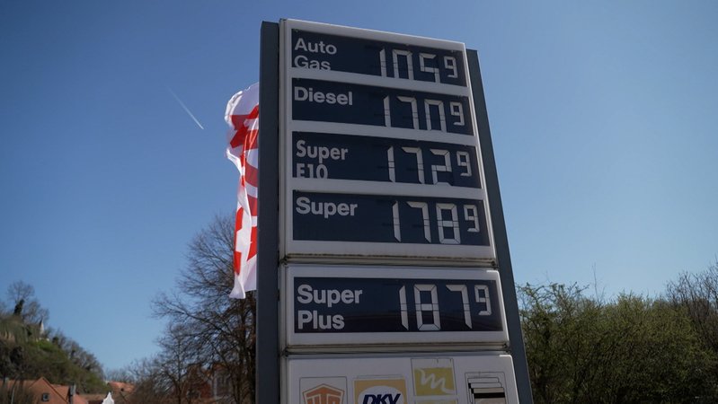 Preise an einer bayerischen Tankstelle | Bild: BR Preise an einer bayerischen Tankstelle