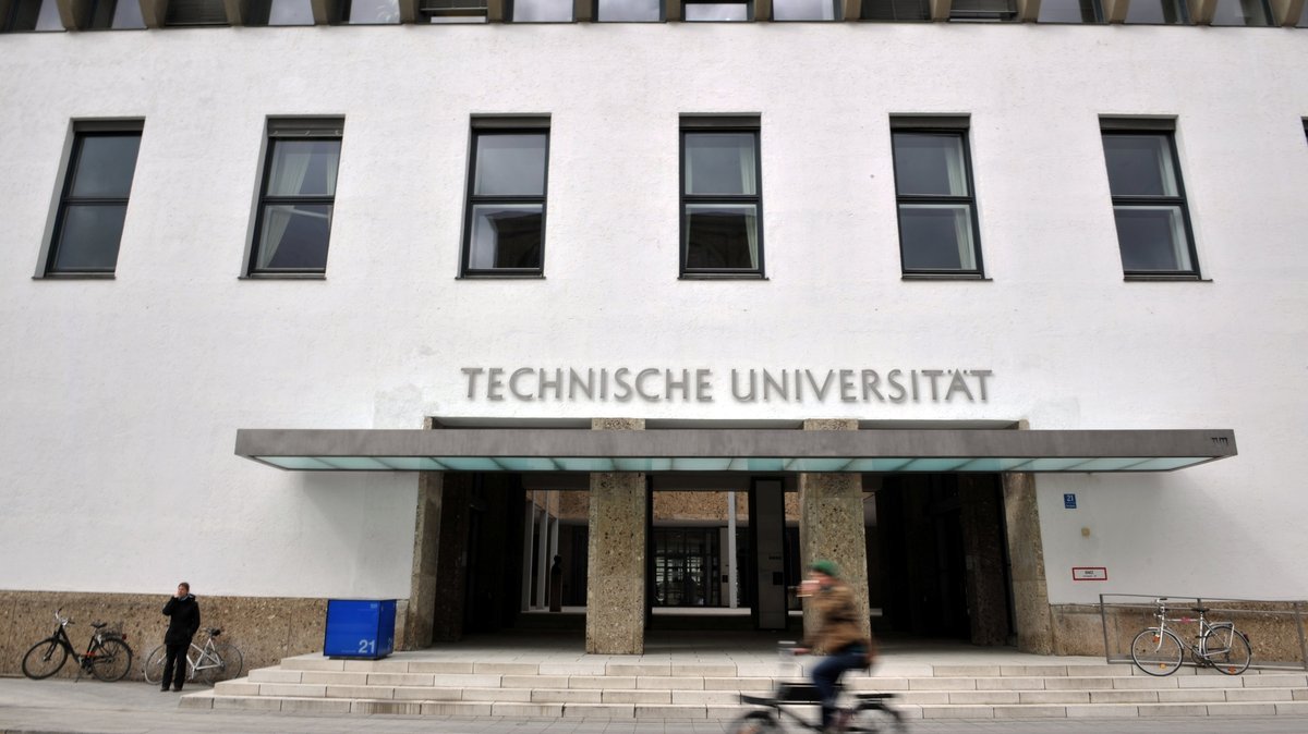 Der Eingang zur TU München.