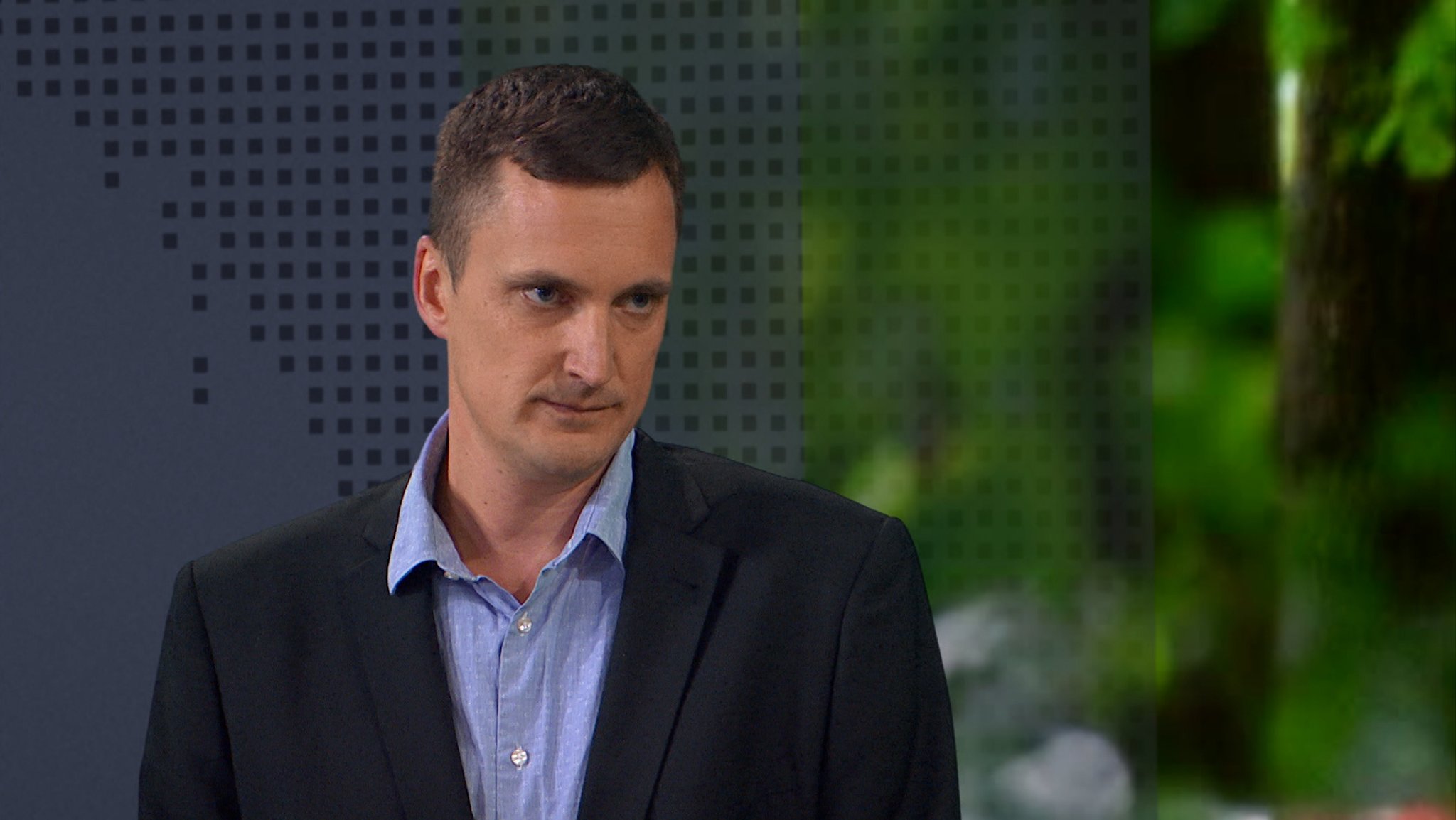 Joseph Röhmel ist im BR24-Studiogespräch bei Moderatorin Ursula Heller. | Bild: Bayerischer Rundfunk 2026 Joseph Röhmel ist im BR24-Studiogespräch bei Moderatorin Ursula Heller.