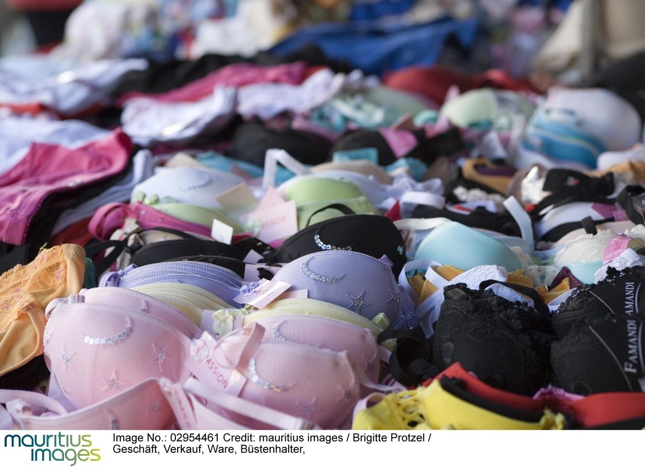 Viele bunte BHs