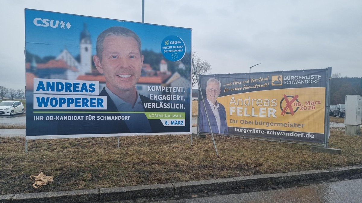 Zwei Wahlplakate der Stadt Schwandorf.