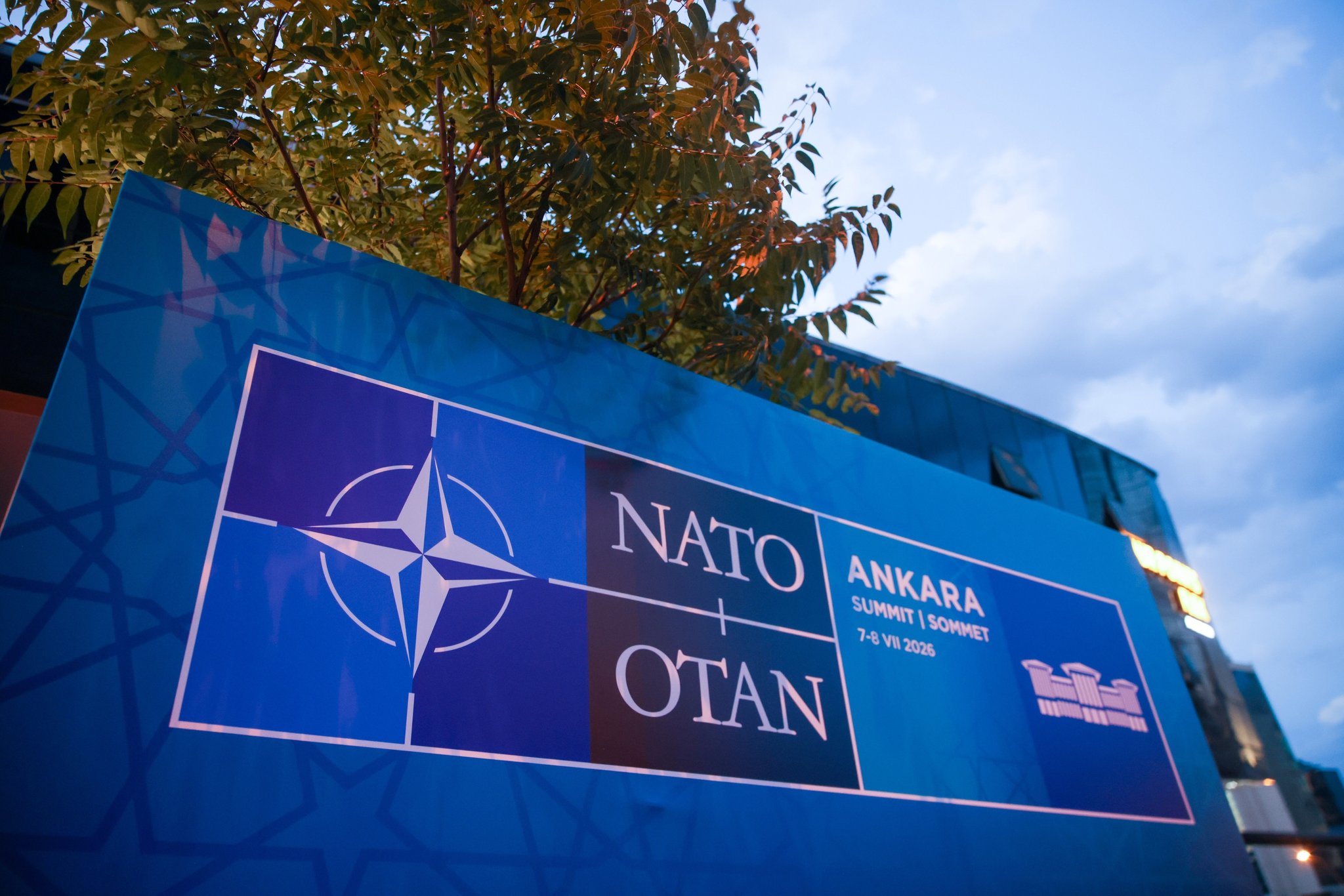 Nato-Gipfel in Ankara: Trump streitet ums Geld