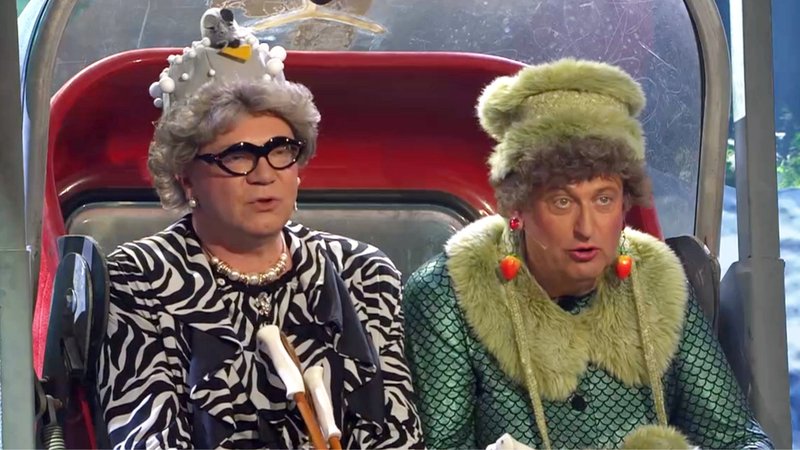 Waltraud und Mariechen im Skilift | Bild: BR Waltraud und Mariechen im Skilift