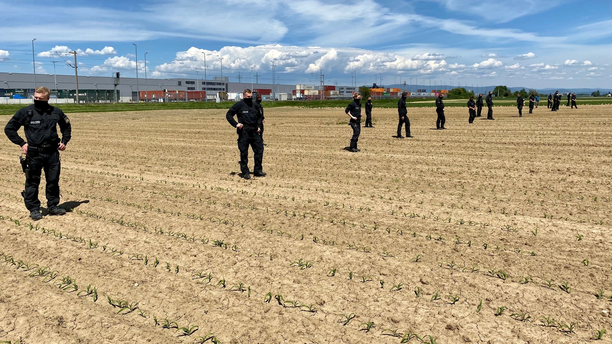 Toter auf Feld im Kreis Dingolfing-Landau: Unfall wahrscheinlich