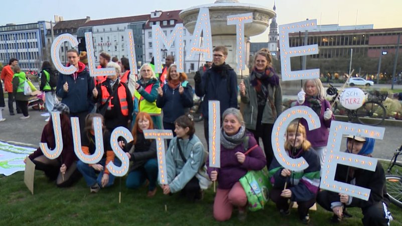 Aktivisten fordern mehr Klimaschutz bei Klimastreik | Bild: BR Aktivisten fordern mehr Klimaschutz bei Klimastreik
