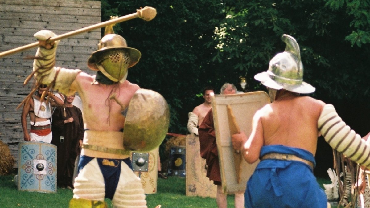 Gladiatoren kämpfen und hoffen, die Vorführung ohne ernstere Blessuren zu überstehen.