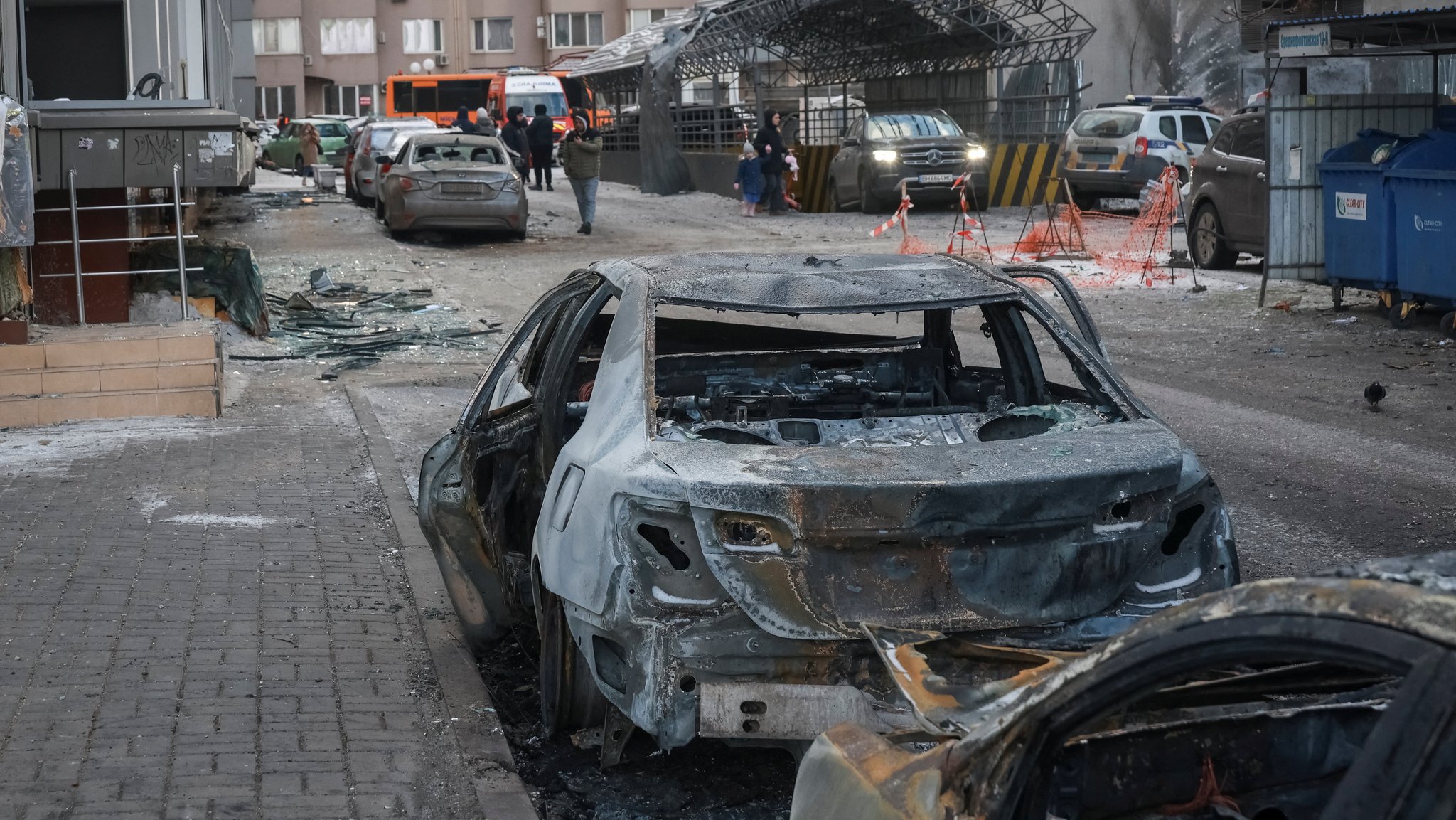 Schäden nach russischen Luftangriffen auf Odessa (9.2.2026)