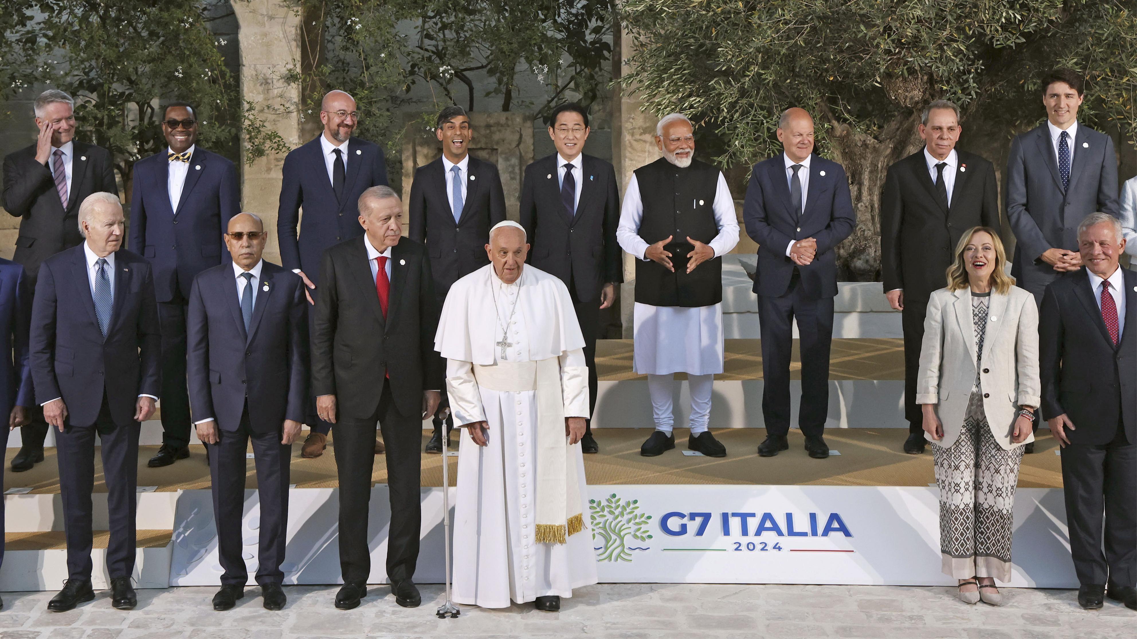 Heute endet der G7-Gipfel in Italien. Zahlreiche Gäste waren in den vergangenen Tagen dazu eingeladen, z.B. Papst Franziskus.
