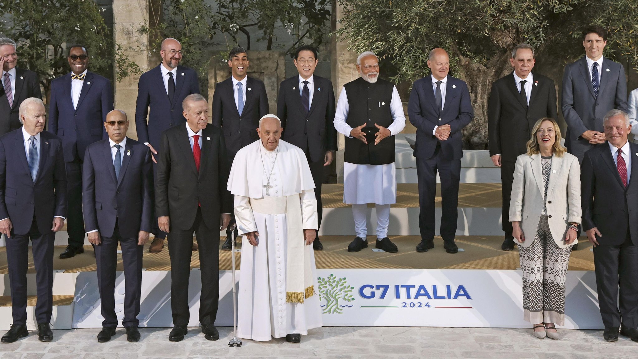 Heute endet der G7-Gipfel in Italien. Zahlreiche Gäste waren in den vergangenen Tagen dazu eingeladen, z.B. Papst Franziskus.