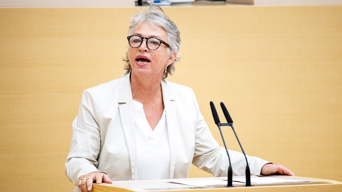 Gisela Sengl (Grüne) spricht während einer Plenarsitzung im Bayerischen Landtag am 20.07.2023 in München (Bayern)
