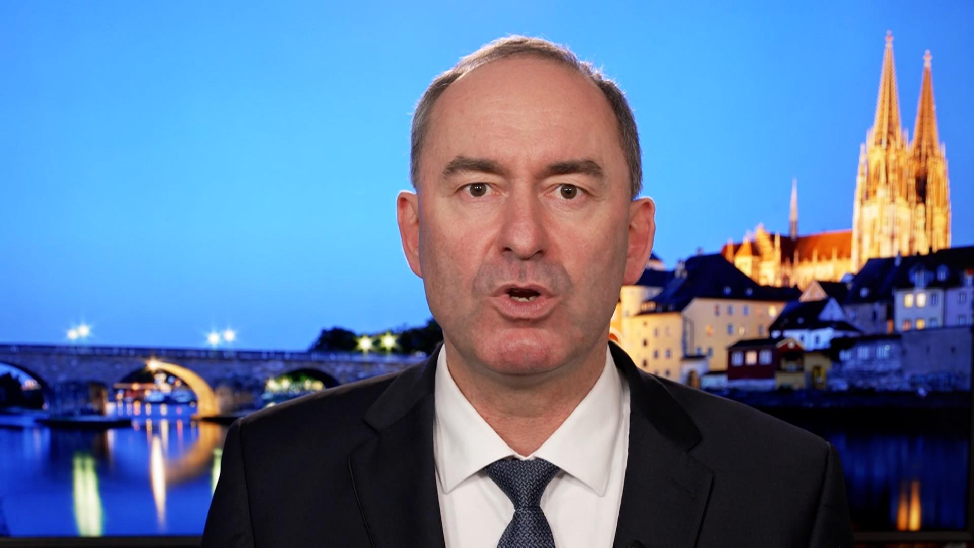 Wirtschaftsminister Aiwanger nimmt Stellung zu den von der Staatsregierung gekippten Klimazielen.