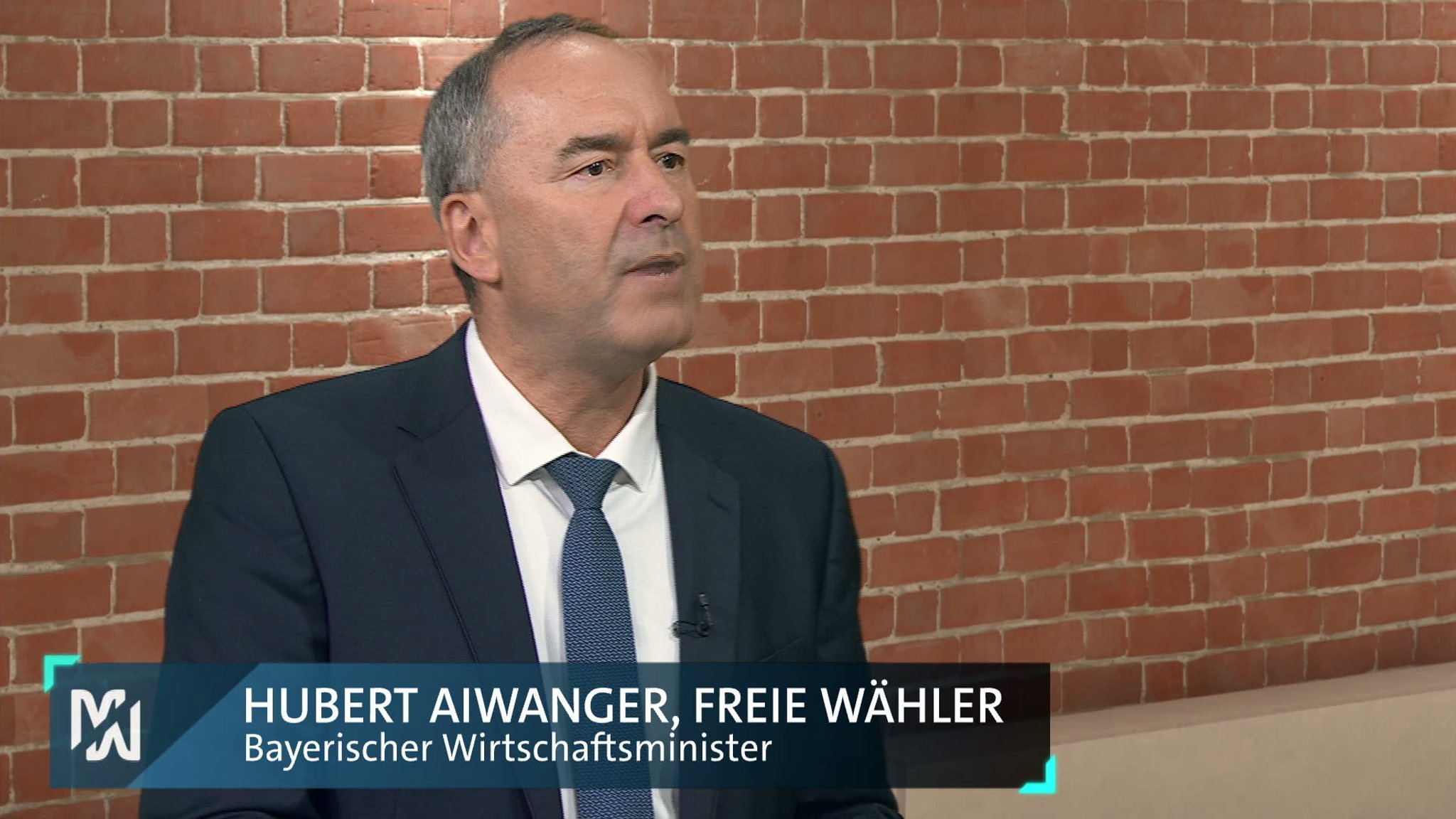 Bayerns Wirtschaftsminister Hubert Aiwanger unterstützt das Thema Raumfahrt in Bayern. Die hohe Nachfrage bedeute auch Arbeitsplätze. | Bild: BR Bayerns Wirtschaftsminister Hubert Aiwanger unterstützt das Thema Raumfahrt in Bayern. Die hohe Nachfrage bedeute auch Arbeitsplätze.