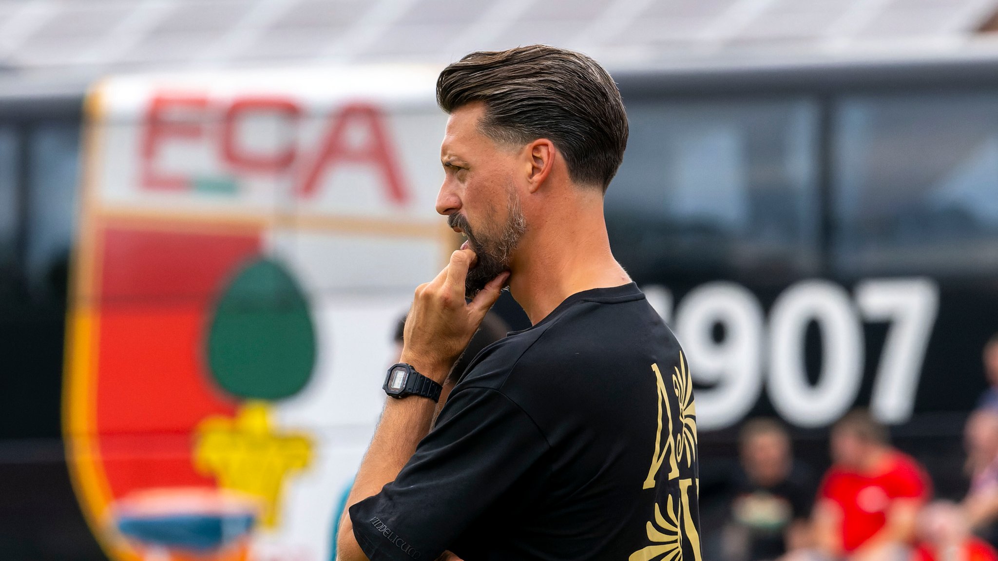 Sandro Wagner, Trainer des FC Augsburg | Bild: picture alliance / M.i.S. | Bernd Feil Sandro Wagner, Trainer des FC Augsburg