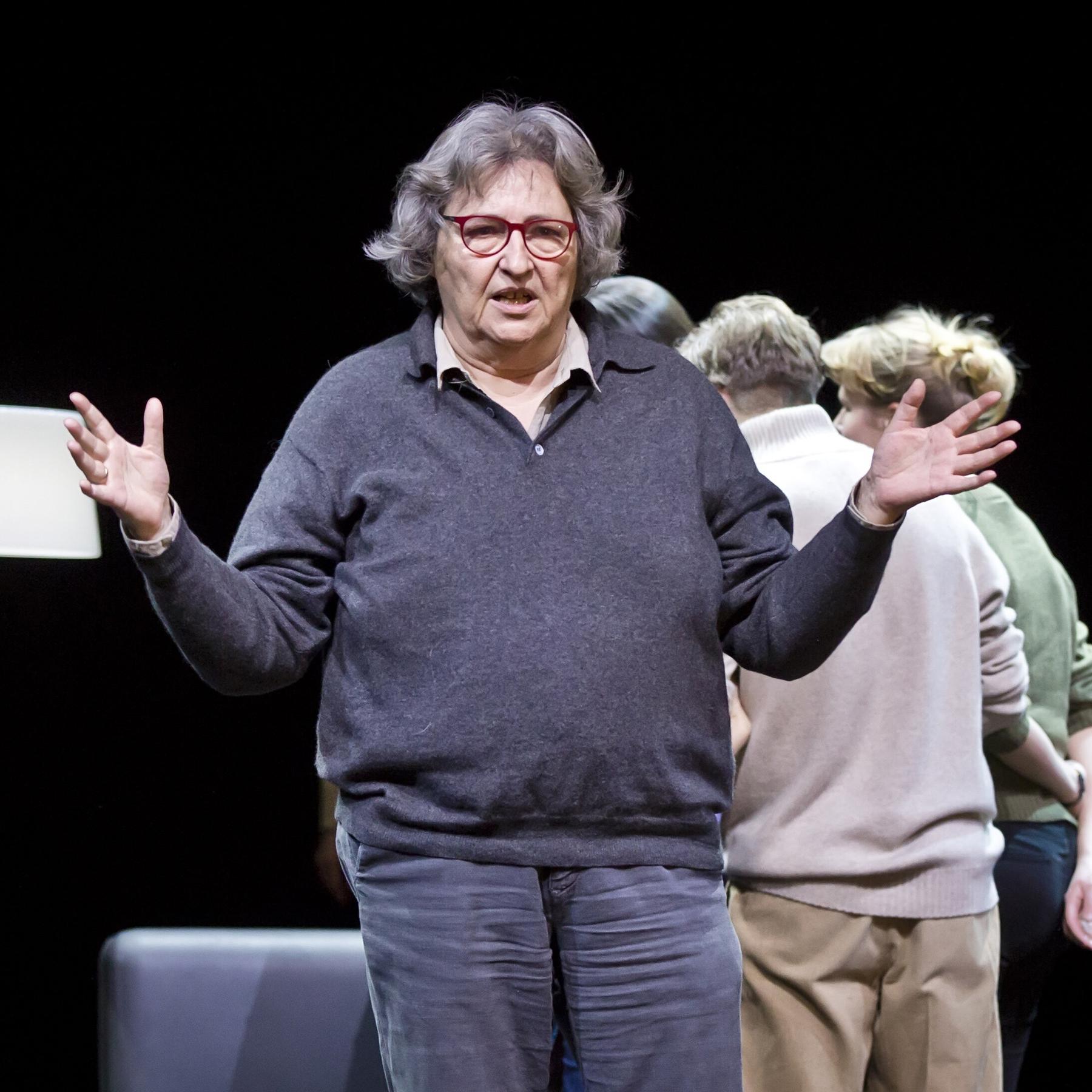 Warum so selten? Theaterregie in der Hand von Frauen