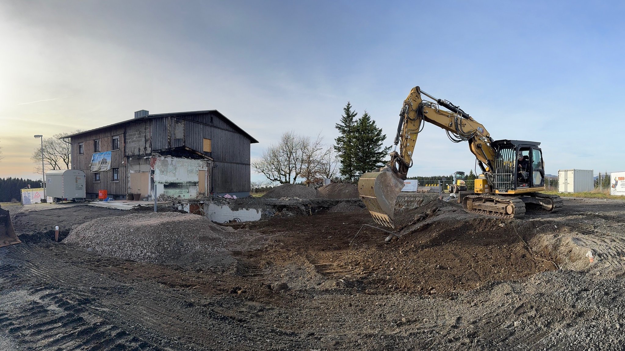 Wiederaufbau-Arbeiten an der abgebrannten Kissinger Hütte | Bild: BR/ Josef Lindner Wiederaufbau-Arbeiten an der abgebrannten Kissinger Hütte