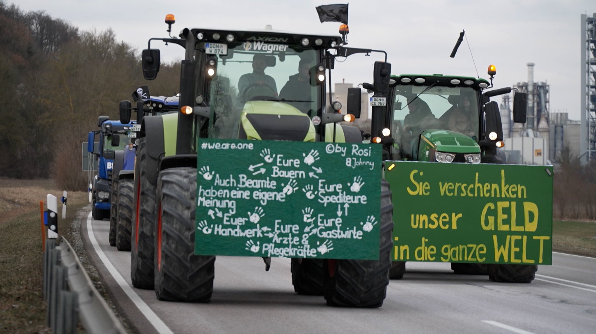 Bauernprotest auf der B25 zwischen Nördlingen und Donauwörth.