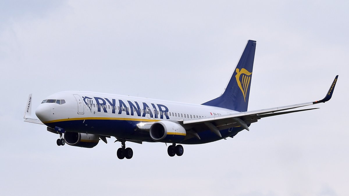 Eine Maschine von Ryanair im Landeanflug (Achivbild)