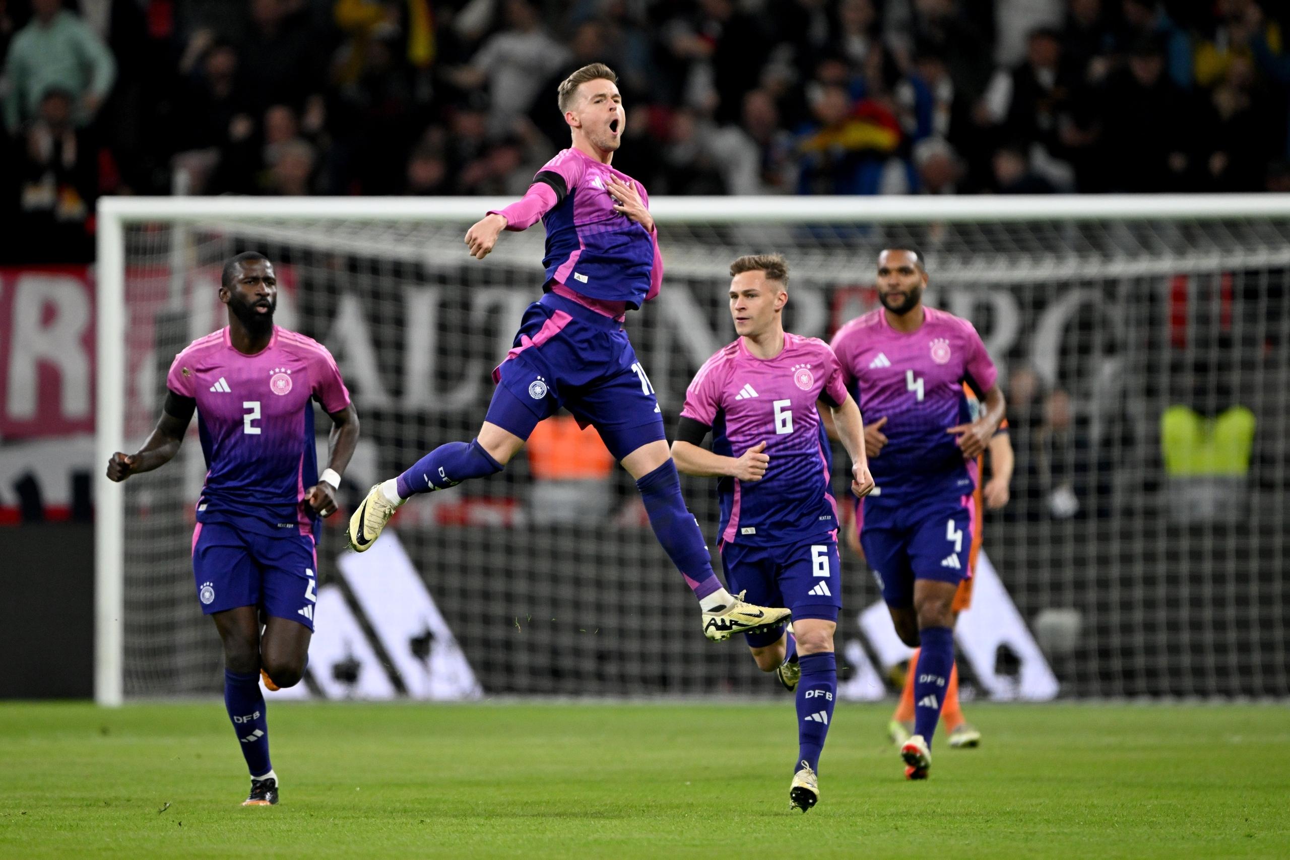 Maximilian Mittelstädt bejubelt sein Tor beim 2:1-Sieg der DFB-Elf gegen die Niederlande